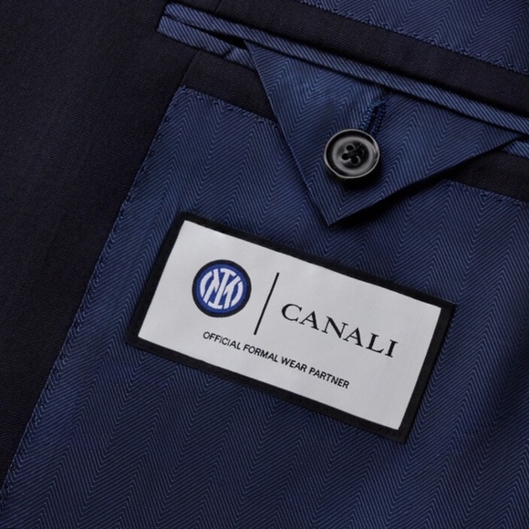 Meet your Posher, Julia - Picture 2 of 2